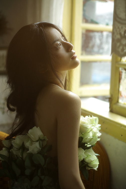 GirlAndFlower 369.jpg